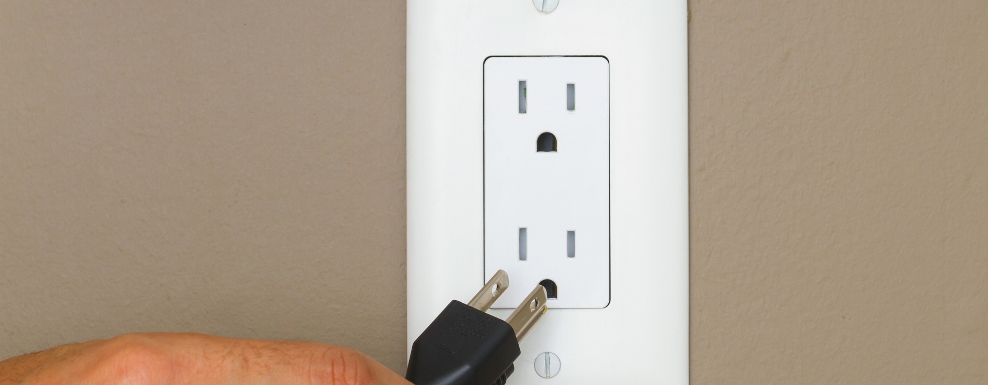 electrical outlet and plug